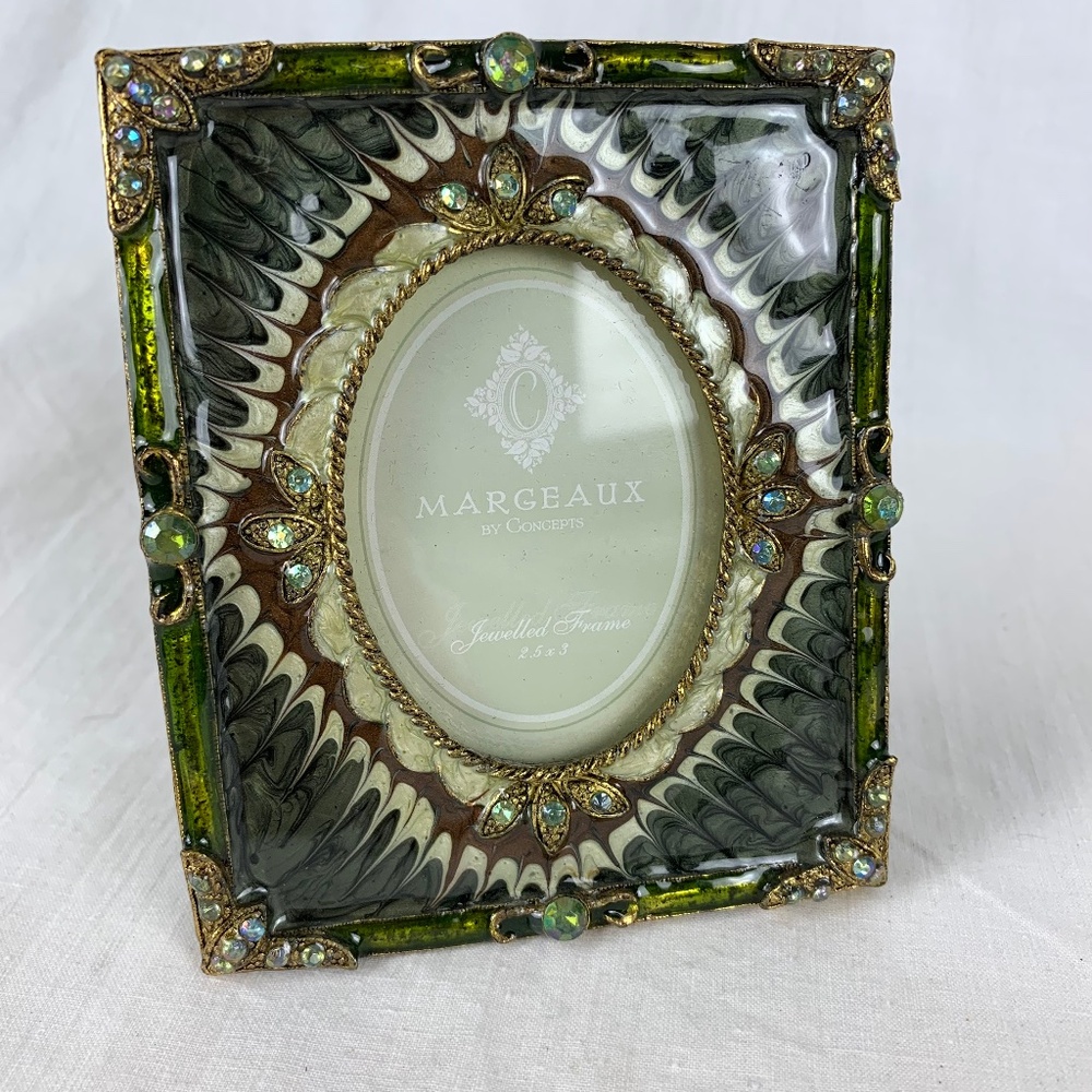 New Margeaux Green Enamel Jeweled Sm Framed Dragged Paint for 2.5X3 Photo Oval
